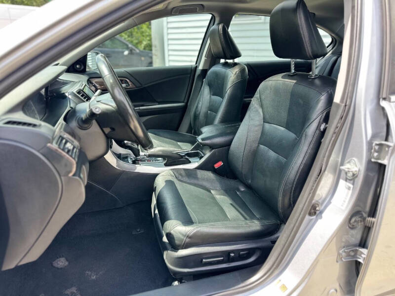 2017 Honda Accord EX-L w/Navi w/Honda Sensing