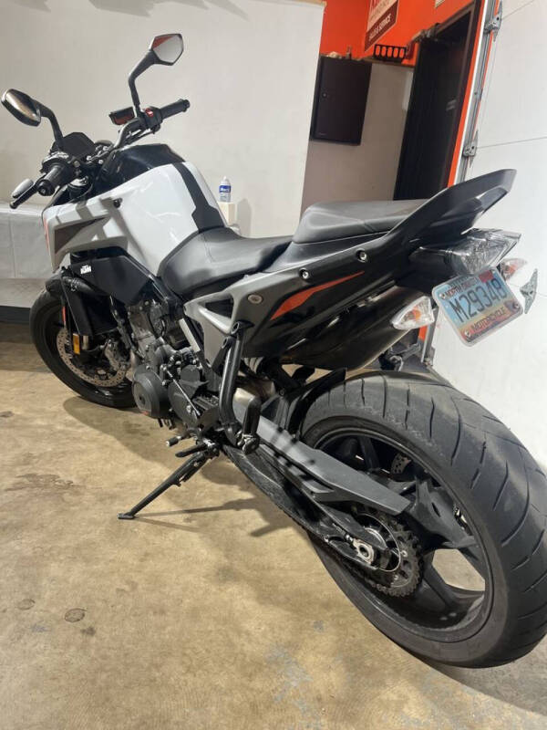 2023 KTM 790 Duke