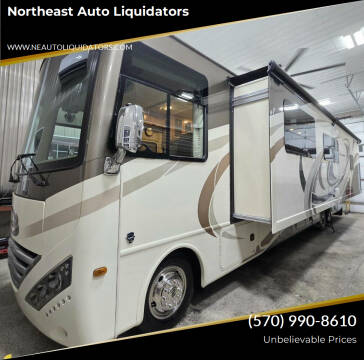 2017 Thor Motor Coach Hurricane