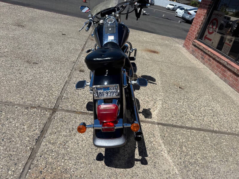 2005 Suzuki Boulevard