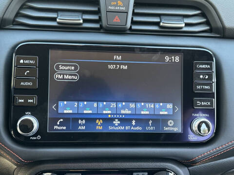 2025 Nissan Versa SR