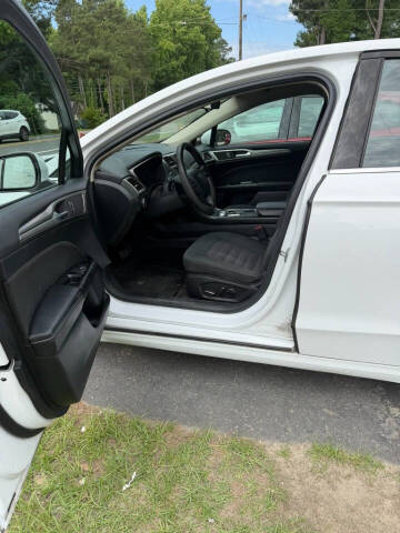 2017 Ford Fusion SE