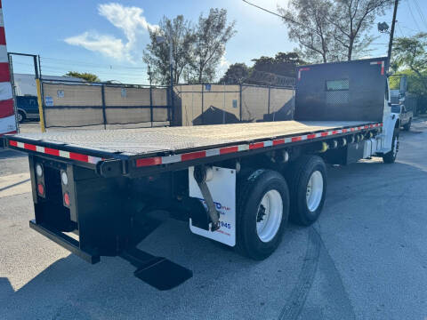 2017 Freightliner M2 106