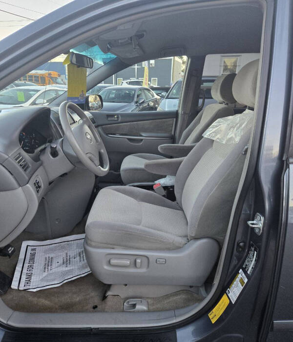 2009 Toyota Sienna LE 7-Passenger