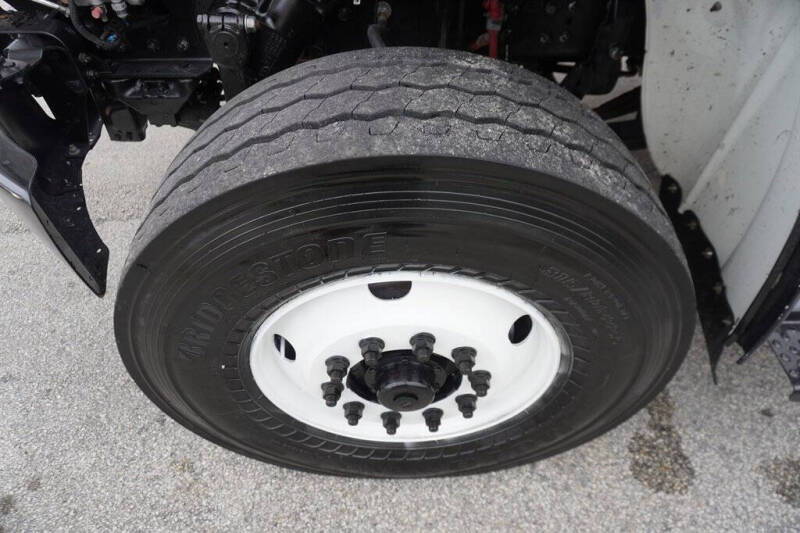 2015 Freightliner M2 106