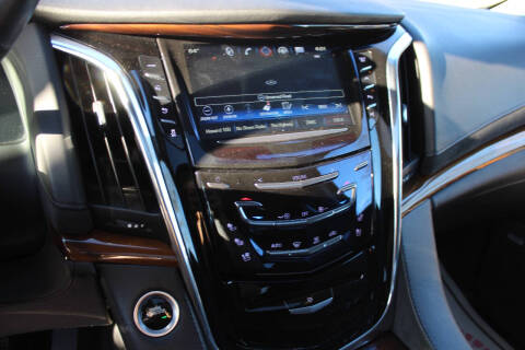 2017 Cadillac Escalade Luxury