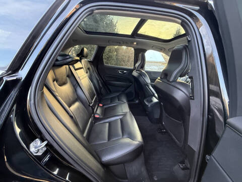 2019 Volvo XC60 T5 Momentum