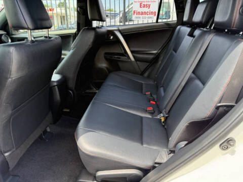 2017 Toyota RAV4 SE