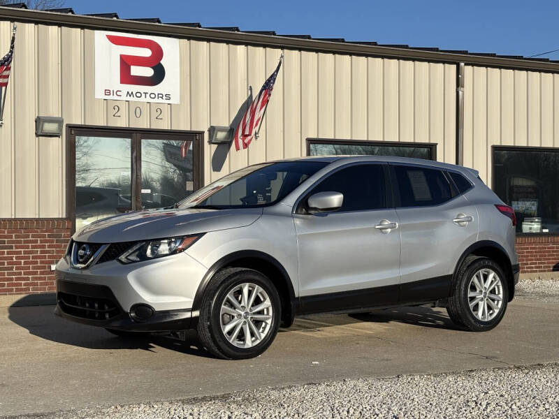 2017 Nissan Rogue Sport S's photo