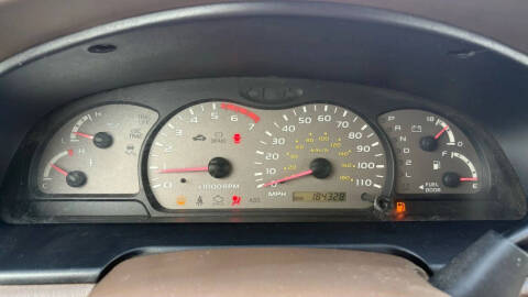 2004 Toyota Sequoia SR5