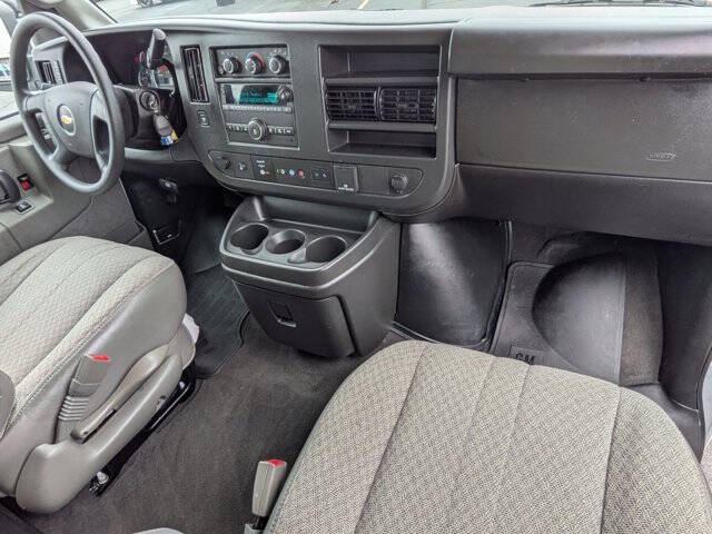 2025 Chevrolet Express LT 3500