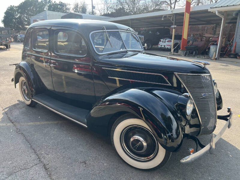 1937 Ford Deluxe