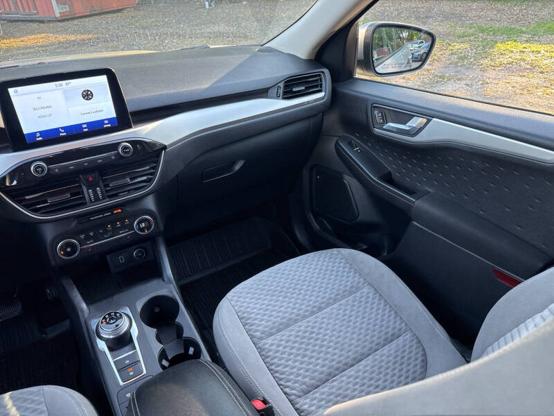 2020 Ford Escape SE