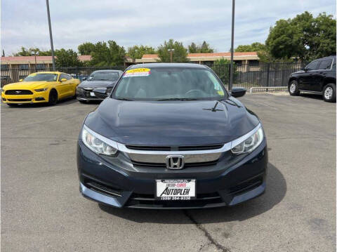 2018 Honda Civic for sale at Carros Usados Fresno in Clovis CA