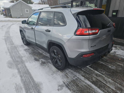 2017 Jeep Cherokee Sport