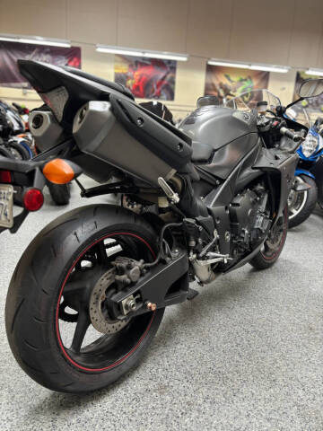 2013 Yamaha YZF-R1