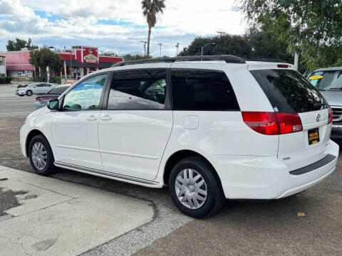 2004 Toyota Sienna