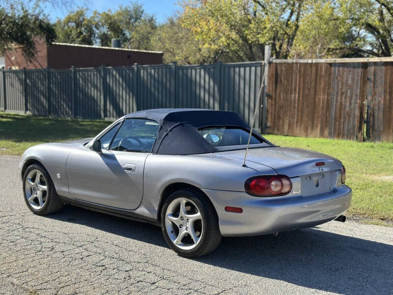 2003 Mazda MX-5 Miata