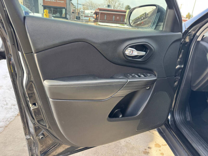 2015 Jeep Cherokee Sport