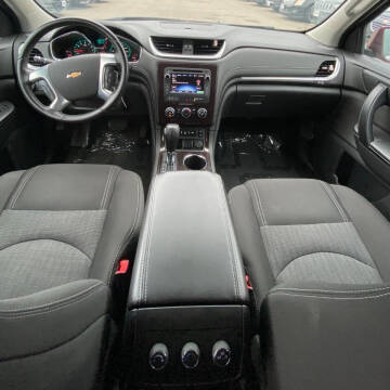 2017 Chevrolet Traverse LT