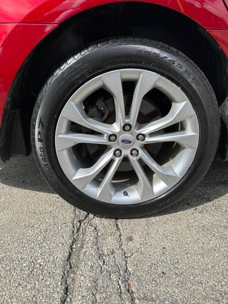 2013 Ford Taurus SEL