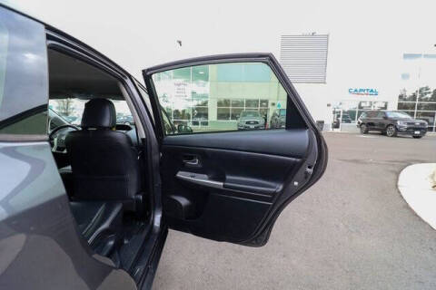 2017 Toyota Prius v Four