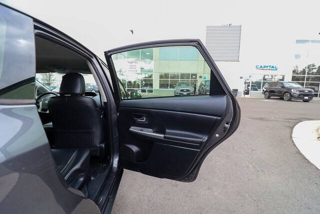 2017 Toyota Prius v Four