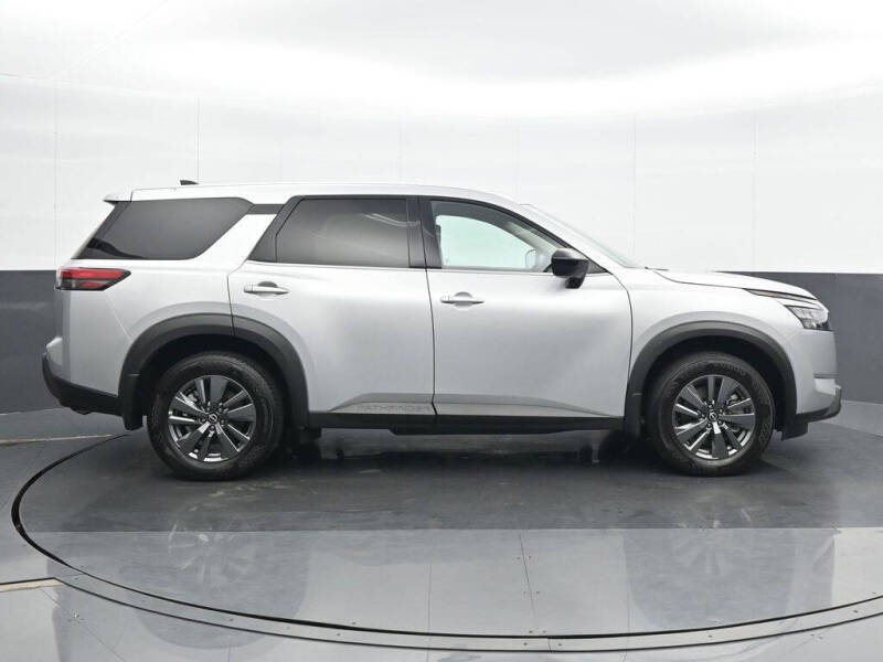 2024 Nissan Pathfinder S