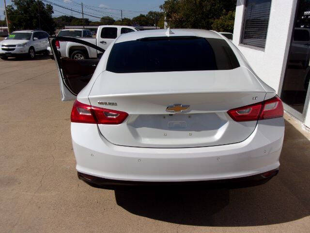 2017 Chevrolet Malibu 1LT photo 5