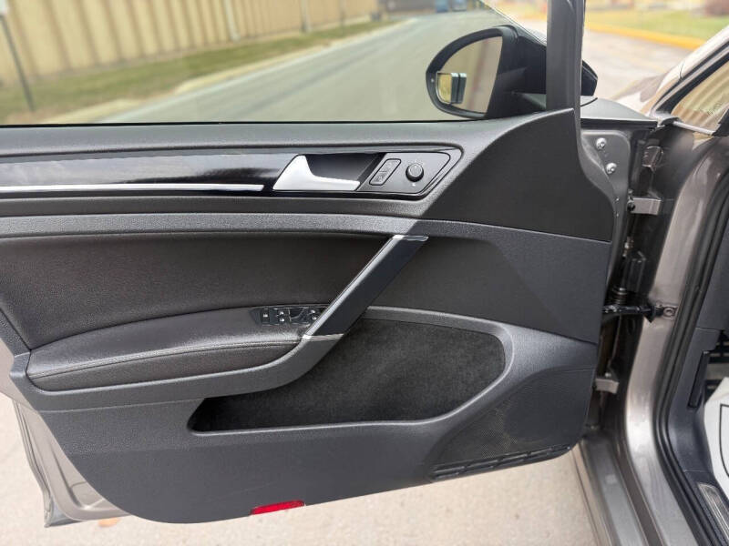 2016 Volkswagen Golf R 4Motion