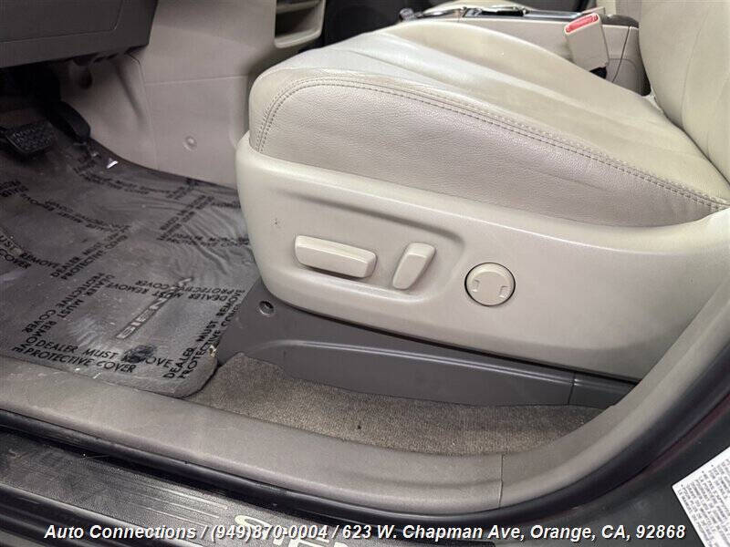 2013 Toyota Sienna XLE 8-Passenger