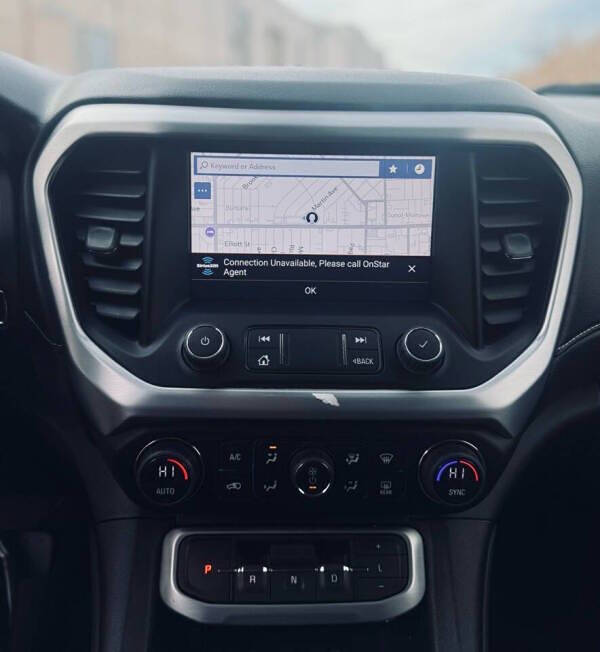 2023 GMC Acadia SLT