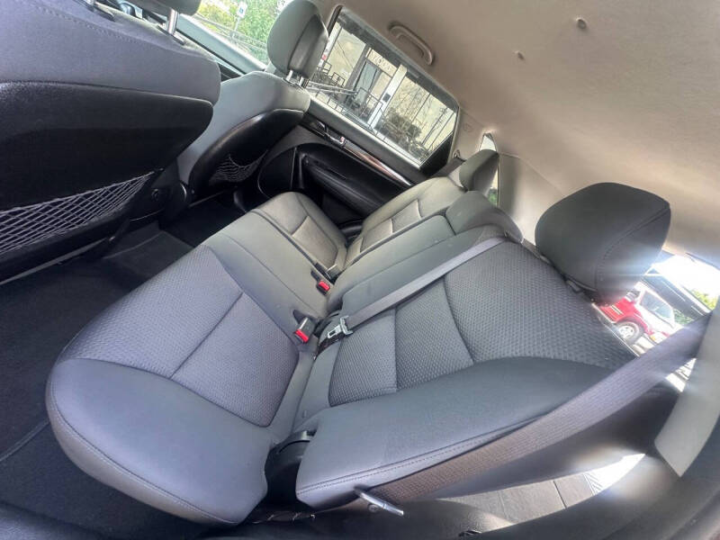 2013 Kia Sorento LX