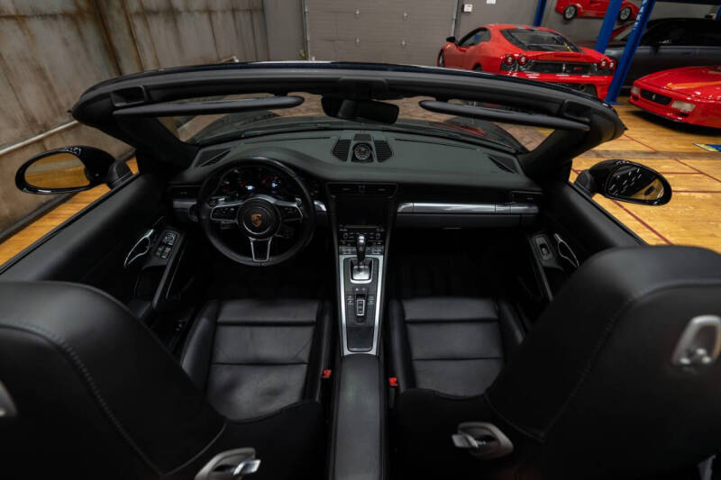 2017 Porsche 911 Carrera