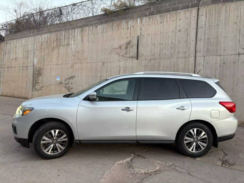 2017 Nissan Pathfinder S