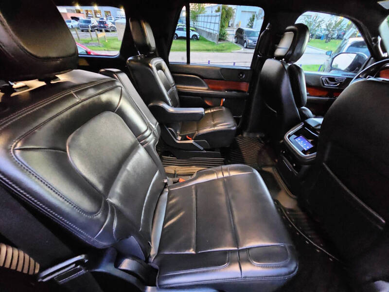 2023 Lincoln Navigator Standard