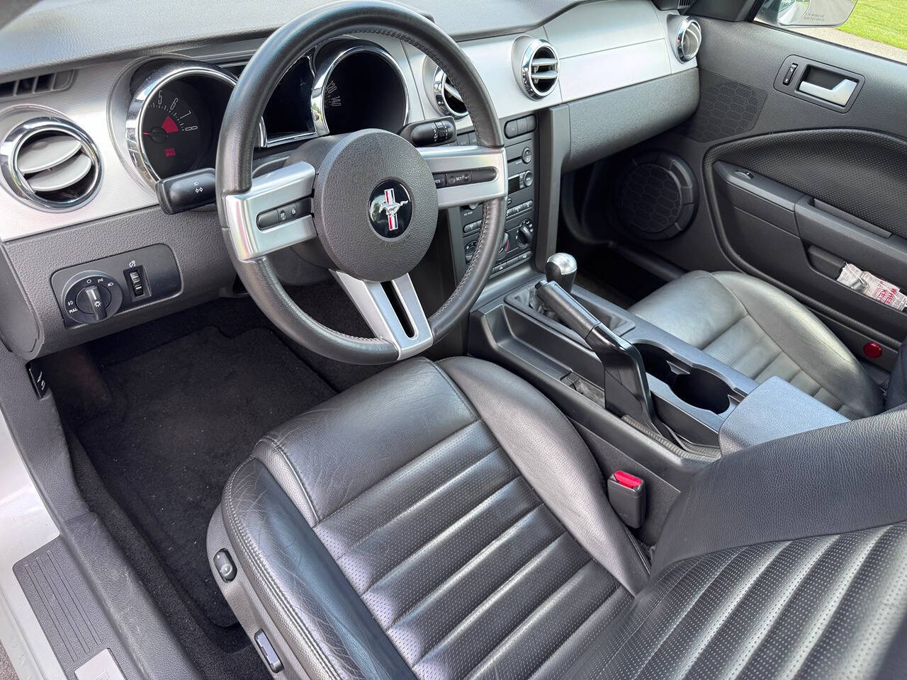2005 Ford Mustang 6