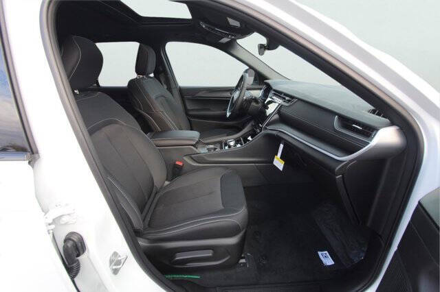 2025 Jeep Grand Cherokee Laredo X