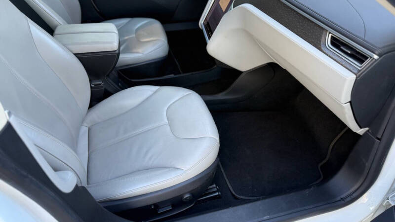 2014 Tesla Model S 85