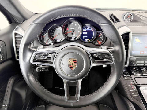 2017 Porsche Cayenne Platinum Edition