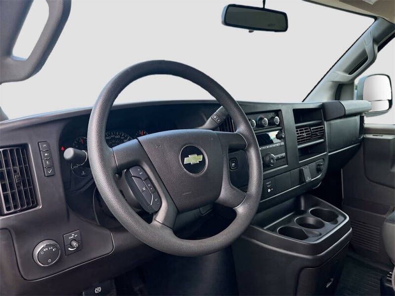 2024 Chevrolet Express 2500