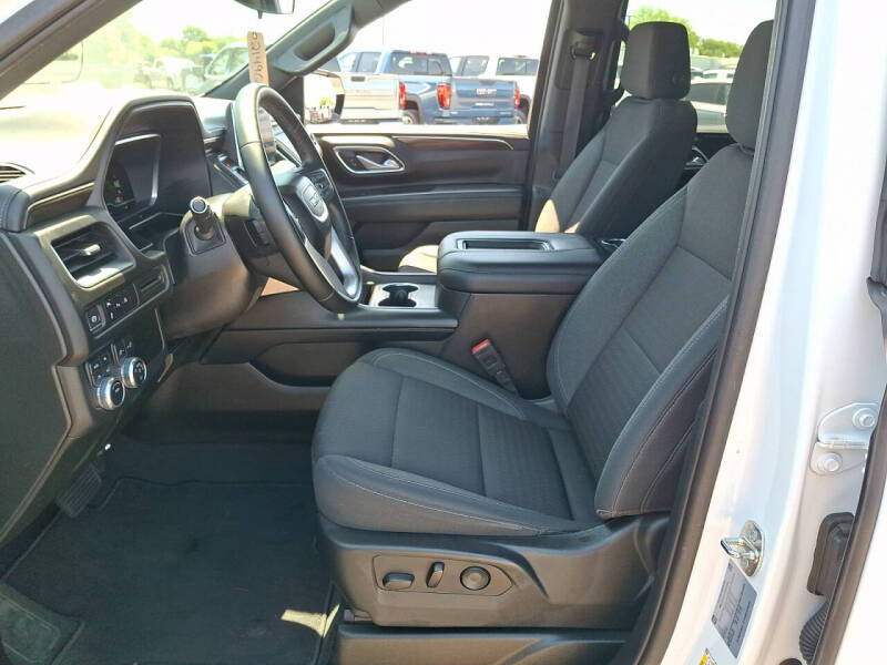 2023 GMC Yukon SLE