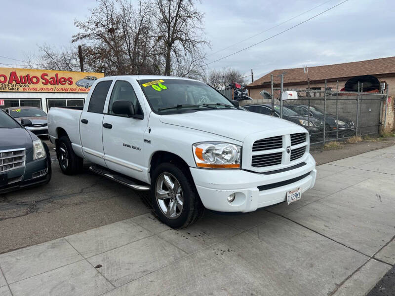 2006 Dodge Ram 1500 Pickup SLT photo 2