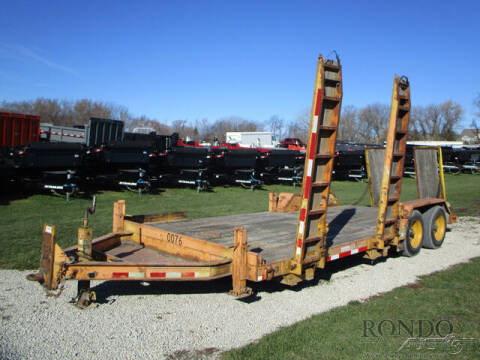 2000 Big Tex Equipment 14PR-26 for sale at Rondo Truck & Trailer in Sycamore IL