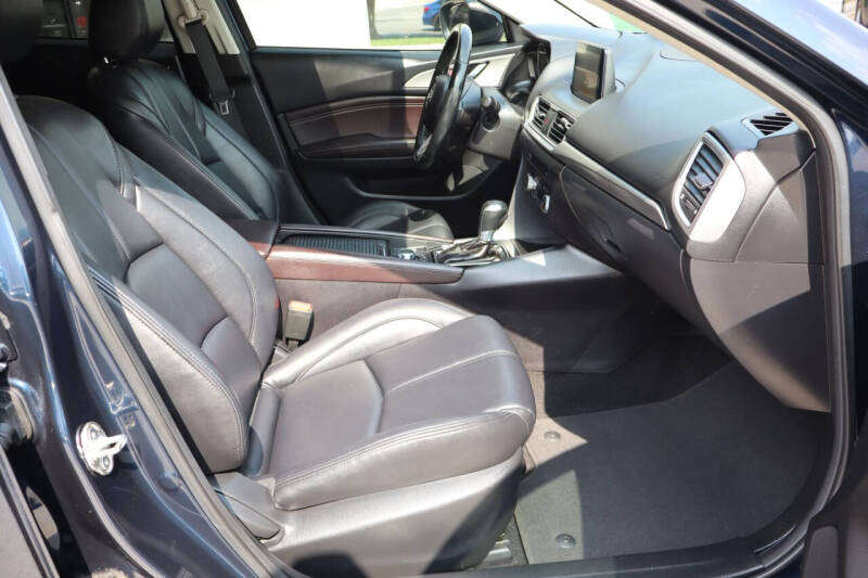 2017 Mazda MAZDA3 Touring