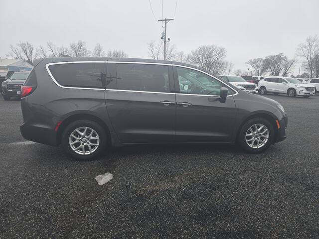 2017 Chrysler Pacifica Touring-L