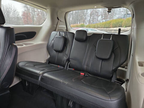 2017 Chrysler Pacifica Touring Plus