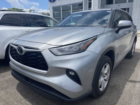 2020 Toyota Highlander for sale at DORAL HYUNDAI in Doral FL