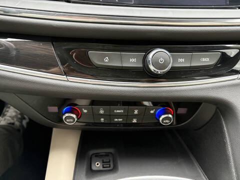 2020 Buick Enclave Essence