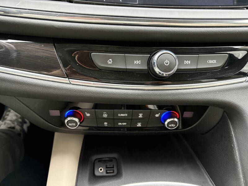 2020 Buick Enclave Essence